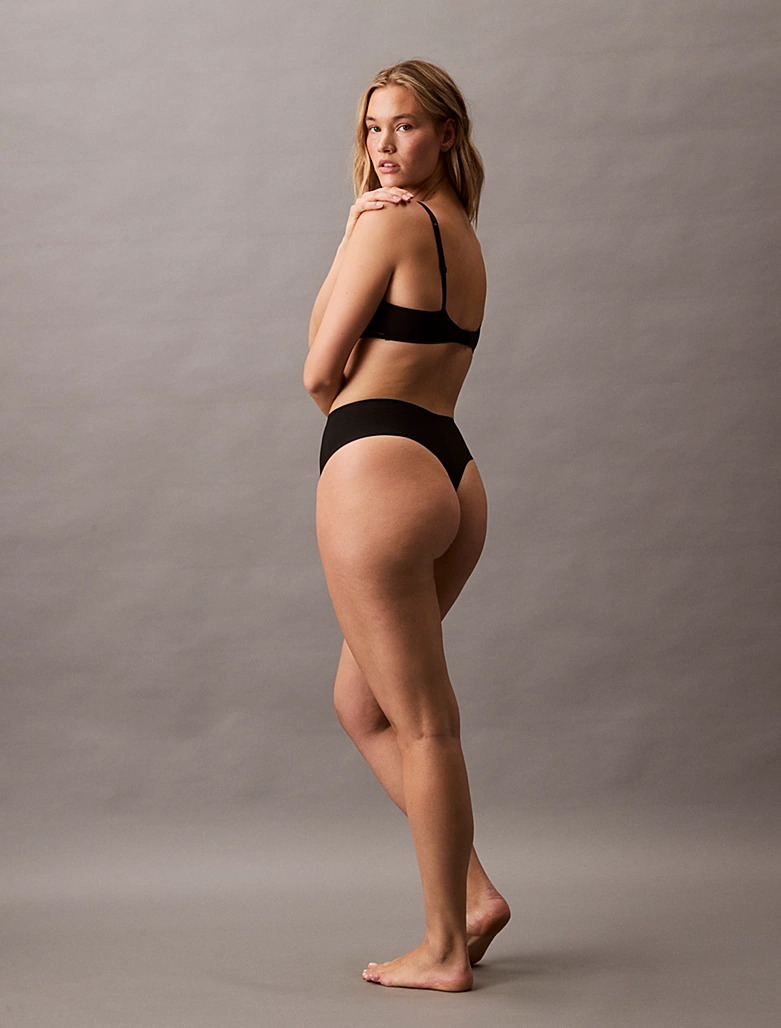 Calvin Klein Shapewear Stay-Put Mesh string