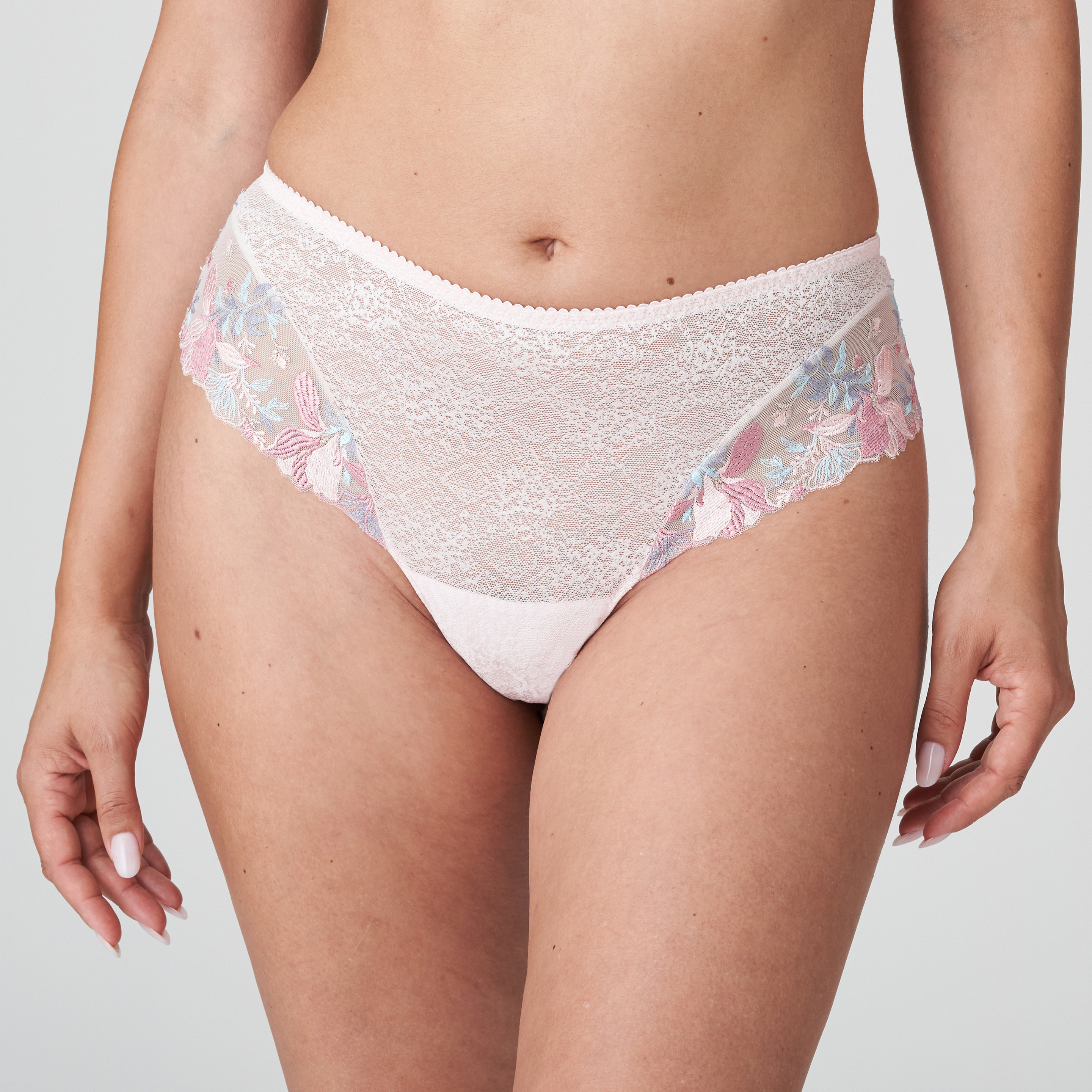 PrimaDonna Mohala luxestring