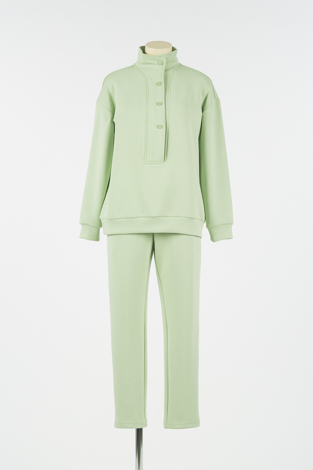Twin-Set Sweater 3 knoopjes + lange broek