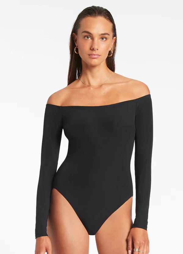 Jets Jetset Surfsuit off shoulder