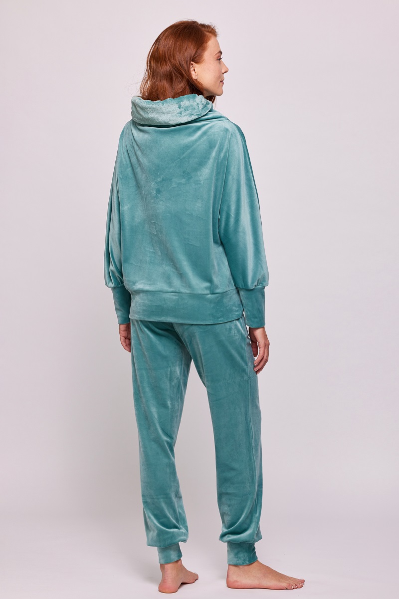 Lords x Lilies Sweater velour met rolkraag + broek