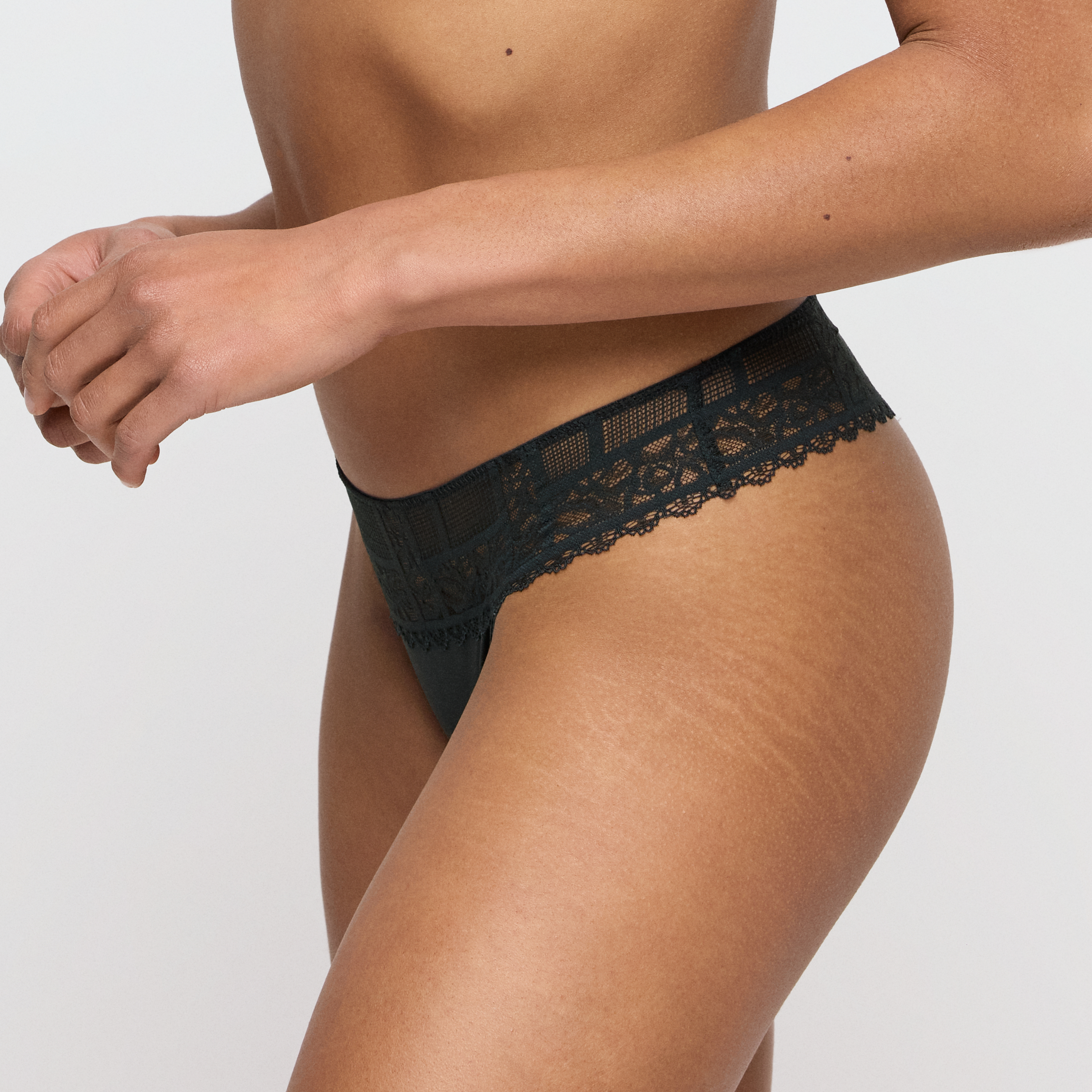 Marie Jo Jadei string