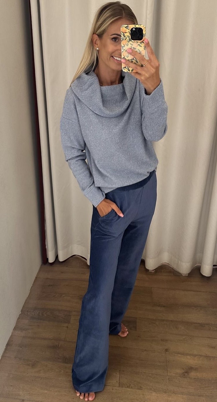 Vitamia Gebreide pull rolkraag + broek ribvelour