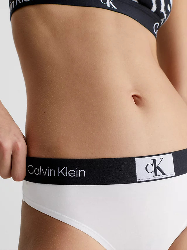 Calvin Klein Basic String
